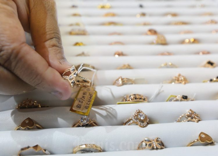 Emas Hari Ini: Harga Meroket! Cek Angka Terbaru