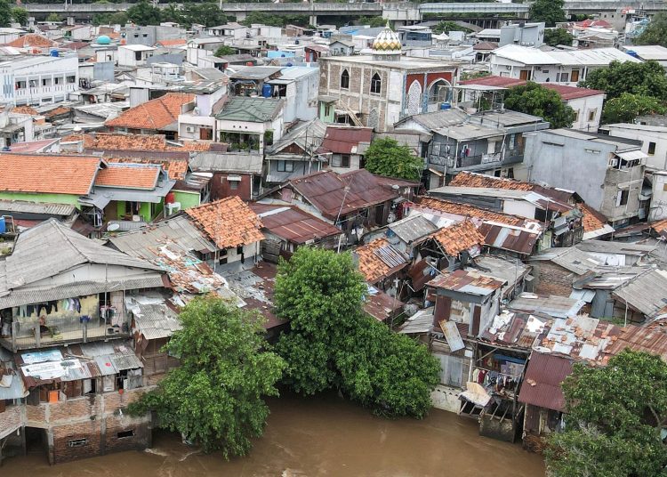 Prabowo Ganti Atap Seng Jadi Genting Pakar Soroti Masalahnya – Aksara Lokal Prabowo Ganti Atap Seng Jadi Genting: Pakar Soroti Masalahnya