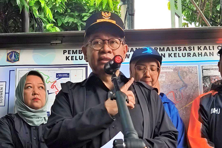 Pramono Anung Larang Pembangunan Rumah di Jakarta Pakai Atap Seng – Aksara Lokal Pramono Anung Larang Pembangunan Rumah di Jakarta Pakai Atap Seng