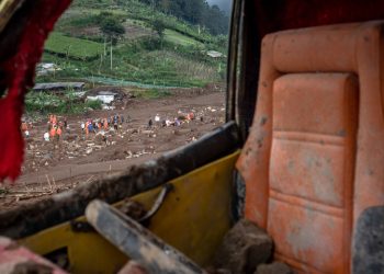 Cisarua Longsor: 6 Hari Cari Korban, Harapan Terus Menyala