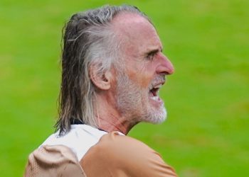 Jan Olde vs Bernardo Tavares: Dewa United Siap Guncang Surabaya