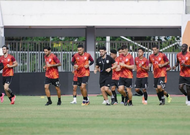 Persebaya vs Dewa United: Duel Sengit Super League Hari Ini!