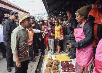 Bansos Gibran Ditolak Pedagang Potikelek, Ada Apa?