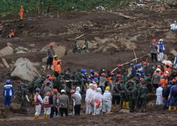 Kejar Tenggat Besok, Tim SAR Longsor Cisarua Maksimalkan Alat Berat