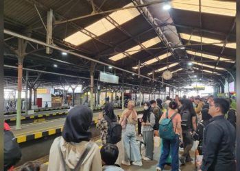 Tiket Kereta Lebaran 2026 H-1 Diburu, Pesan Sekarang!