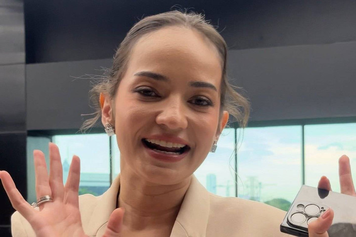 Enzy Storia Ungkap Perbaikan Usai Kritik Indonesian Idol – Aksara Lokal Enzy Storia Ungkap Perbaikan Usai Kritik Indonesian Idol