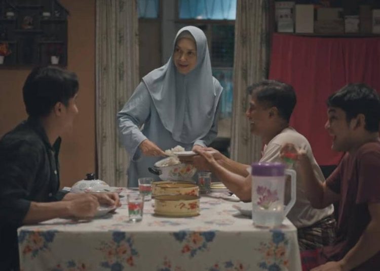 Review Film Rumah Tanpa Cahaya: Drama Keluarga Hangat Paling Menyentuh