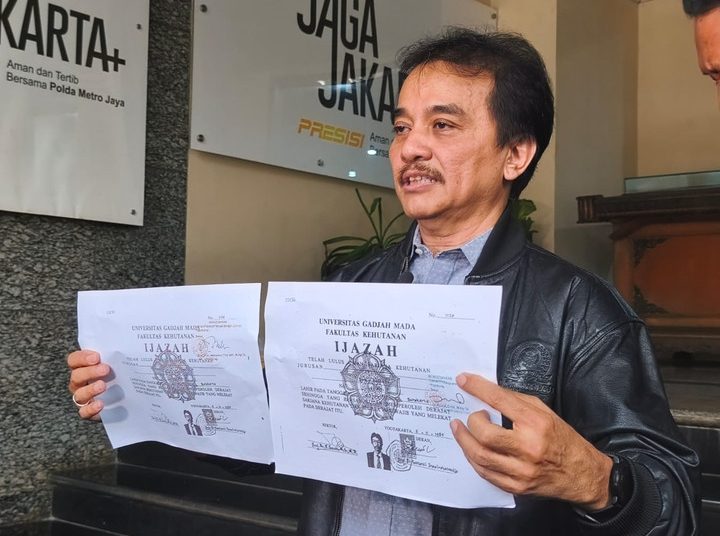 Roy Suryo Wajib Lapor Kasus Ijazah Palsu Jokowi – Aksara Lokal Roy Suryo Wajib Lapor Kasus Ijazah Palsu Jokowi