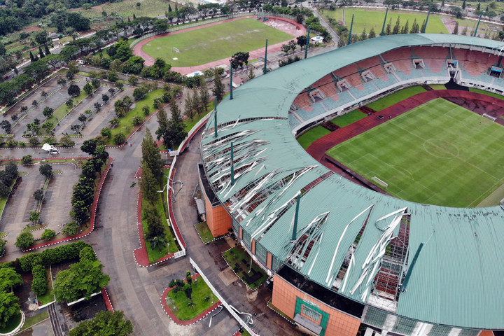 Stadion Pakansari Siap Tempur Pasca Badai Duel Seru Menanti – Aksara Lokal Stadion Pakansari Siap Tempur Pasca Badai, Duel Seru Menanti!