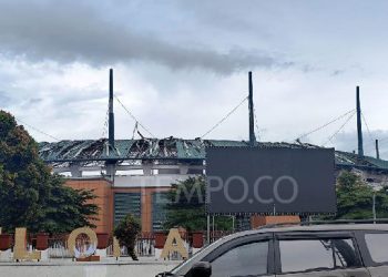 Atap Stadion Pakansari Porak-poranda Diterjang Puting Beliung