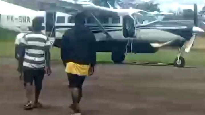 TPNPB-OPM Tembak Pilot Alasan Mengejutkan Terungkap – Aksara Lokal TPNPB-OPM Tembak Pilot: Alasan Mengejutkan Terungkap!