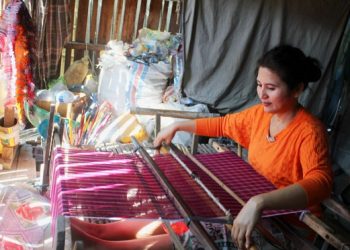 Tenun Sumba Lestari: Rahasia Perawatan Warisan Budaya
