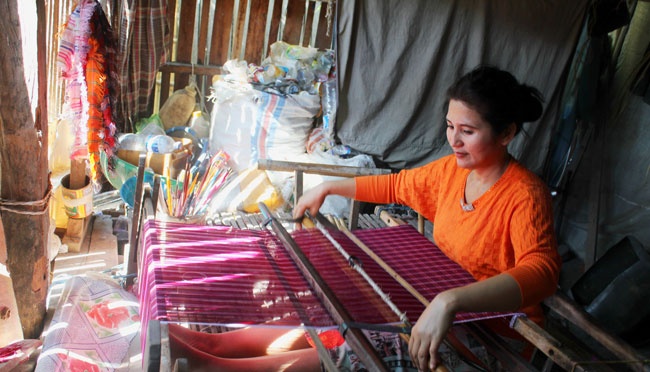 Tenun Sumba Lestari Rahasia Perawatan Warisan Budaya – Aksara Lokal Tenun Sumba Lestari: Rahasia Perawatan Warisan Budaya