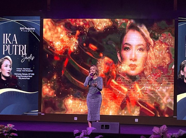 Ika Putri Sulap Sadis Bebi Romeo Jadi Kekinian – Aksara Lokal Ika Putri Sulap Sadis Bebi Romeo Jadi Kekinian