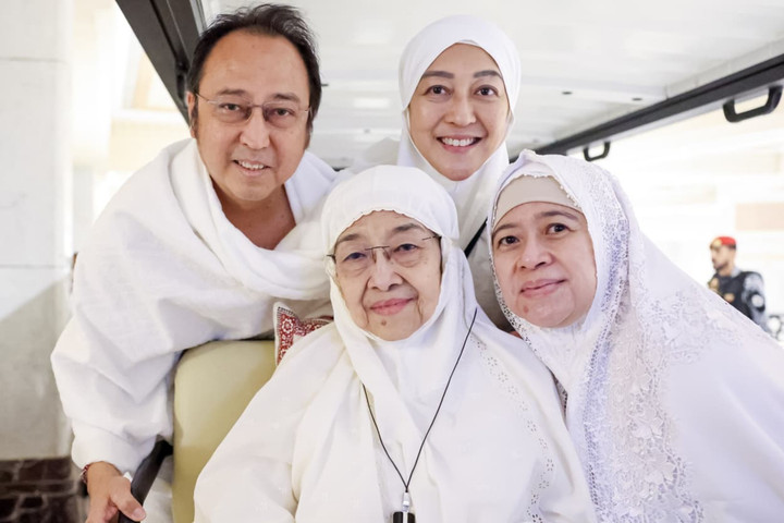 Megawati Puan Kompak Umrah Doakan Persatuan Indonesia – Aksara Lokal Megawati, Puan Kompak Umrah Doakan Persatuan Indonesia