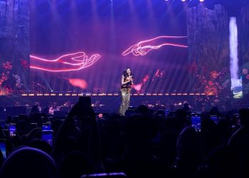 Mahalini Konser KOMA Momen Haru Kembali Panggung Keluarga – Aksara Lokal Mahalini Konser KOMA: Momen Haru Kembali Panggung & Keluarga