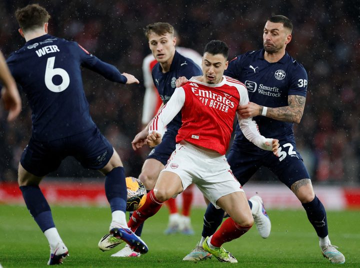 Piala FA: Arsenal Gilas Wigan 4-0, Gol Bunuh Diri Lengkapi Pesta