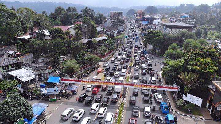 Libur Imlek 610 Ribu Kendaraan Padati 5 Ruas Tol – Aksara Lokal Libur Imlek: 610 Ribu Kendaraan Padati 5 Ruas Tol