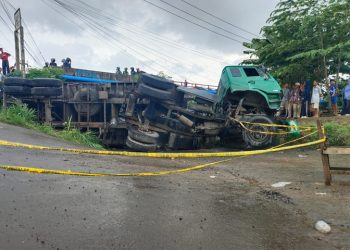 Sifa Bersaksi Detik Pilu Keluarga Tewas Tertimpa Kontainer Karawang – Aksara Lokal Sifa Bersaksi: Detik Pilu Keluarga Tewas Tertimpa Kontainer Karawang