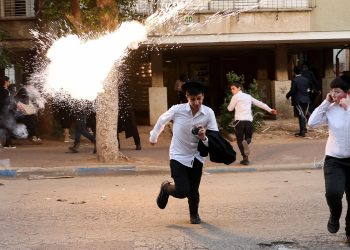 Tentara perempuan Israel dikejar-kejar sekelompok pria Yahudi ultra-Ortodoks, apa duduk perkaranya?