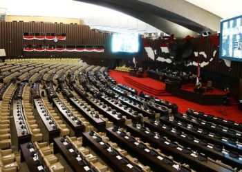 Terungkap! DPR Lembaga Paling Tak Dipercaya Publik