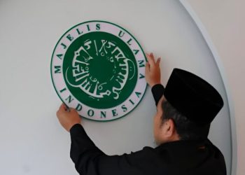 Fatwa MUI Buang Sampah Sembarangan Itu Dosa – Aksara Lokal Fatwa MUI: Buang Sampah Sembarangan Itu Dosa!