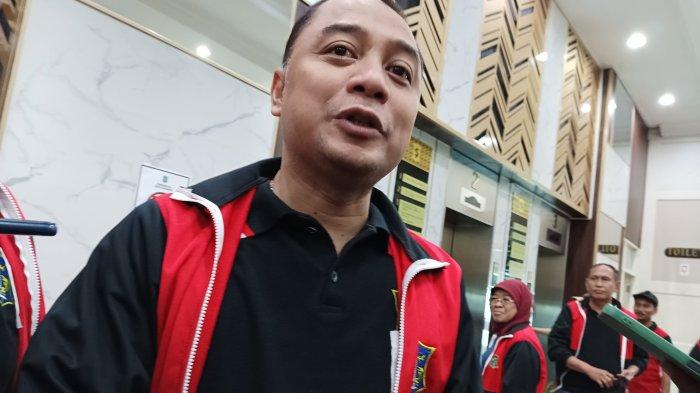 Atap SMPN Surabaya Ambruk Ini Reaksi Tegas Eri Cahyadi – Aksara Lokal Atap SMPN Surabaya Ambruk, Ini Reaksi Tegas Eri Cahyadi