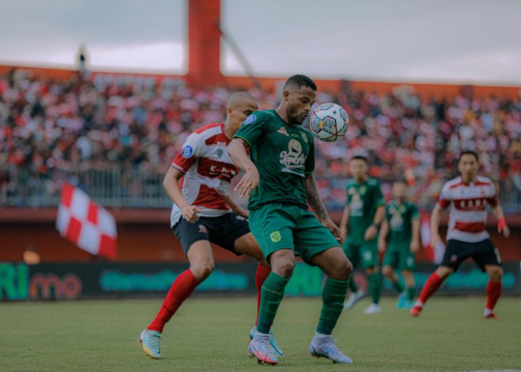 Persebaya Babak Belur Tanpa Ernando Ini Penyebabnya – Aksara Lokal Persebaya Babak Belur Tanpa Ernando, Ini Penyebabnya!