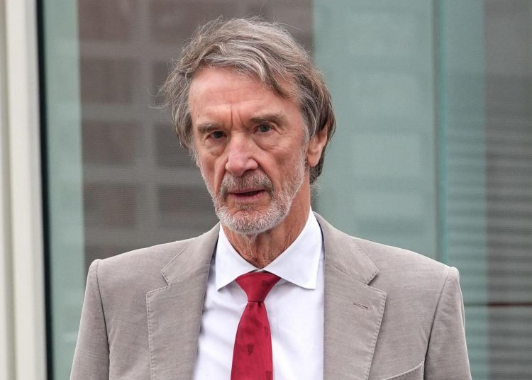 Kontroversi Imigran Bos MU Jim Ratcliffe Akhirnya Minta Maaf – Aksara Lokal Kontroversi Imigran: Bos MU Jim Ratcliffe Akhirnya Minta Maaf