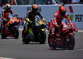 Rossi Terpukau Semangat Pembalap Indonesia di Mandalika