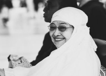 Megawati Umrah Doa Damai untuk Indonesia di Tanah Suci – Aksara Lokal Megawati Umrah: Doa Damai untuk Indonesia di Tanah Suci