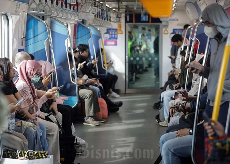 Kabar Baik! MRT Bolehkan Buka Puasa di Kereta.