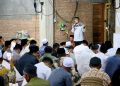 Momen Khidmat Kasatgas Tito Salat Tarawih Bareng Warga Aceh Tamiang