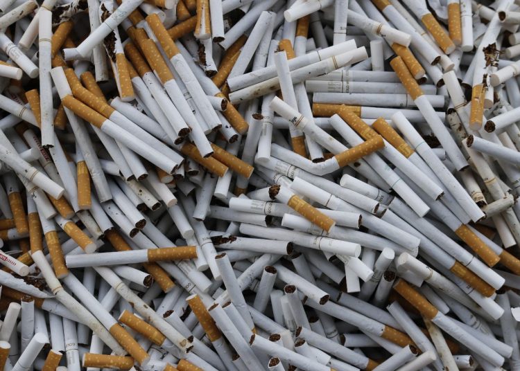 Bea Cukai Atambua serahkan tersangka dan 11 juta batang rokok ilegal ke Kejari TTU – Aksara Lokal Bea Cukai Atambua serahkan tersangka dan 11 juta batang rokok ilegal ke Kejari TTU