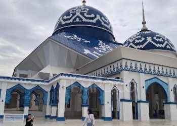 Kejutan Turis Korea: Keajaiban Masjid Agung Batam Terungkap!