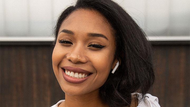 Dosen IPB Ungkap Fakta Earphone Bluetooth Benarkah Berbahaya – Aksara Lokal Dosen IPB Ungkap Fakta Earphone Bluetooth, Benarkah Berbahaya?