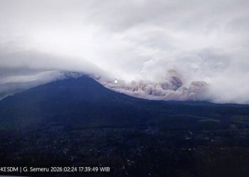 Gunung Semeru Erupsi Hebat, Muntahkan Abu Vulkanik 3.000 Meter