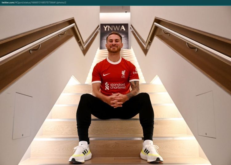 Ayah Mac Allister Kode Keras ke Man United Soal Transfer