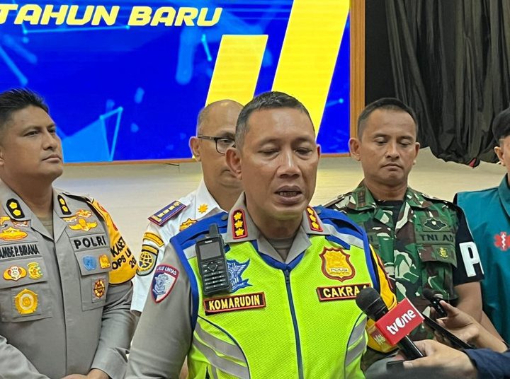 Mobil Ugal-ugalan Jakpus Ternyata Bawa Senpi Mainan, Golok, dan Badik