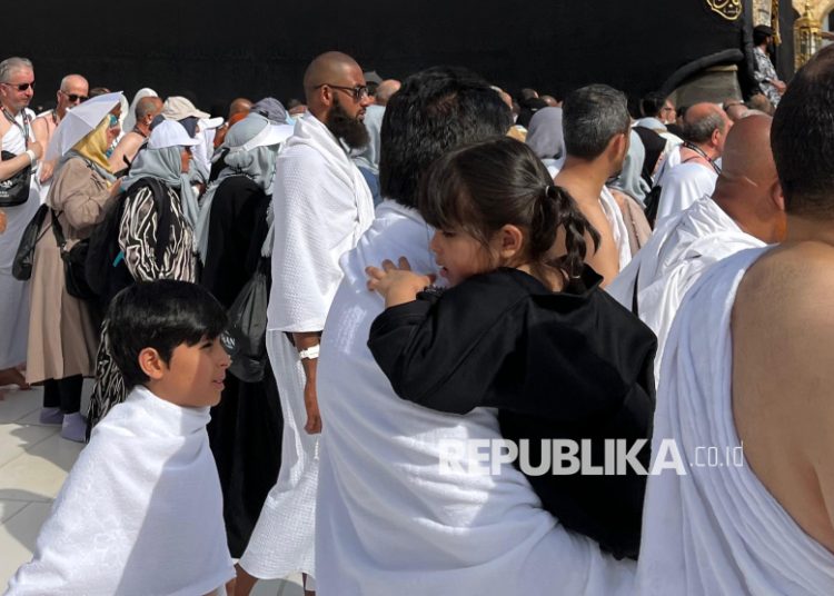 Umroh Terjebak Penerbangan Timur Tengah Tutup Nasib Jamaah Indonesia – Aksara Lokal Umroh Terjebak: Penerbangan Timur Tengah Tutup, Nasib Jamaah Indonesia