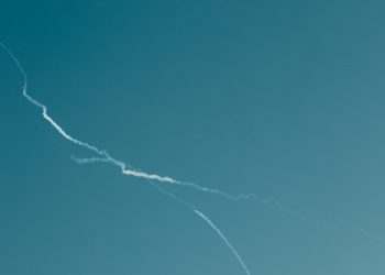 Drone Serang Bandara Kuwait: 5 Luka, Operasi Terganggu