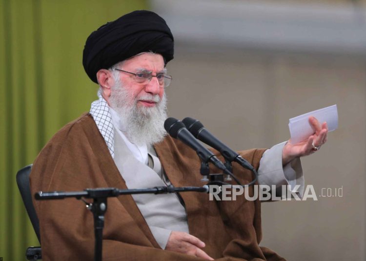 Serangan AS-Israel Saat Khamenei Rapat, CIA: IRGC Ambil Alih