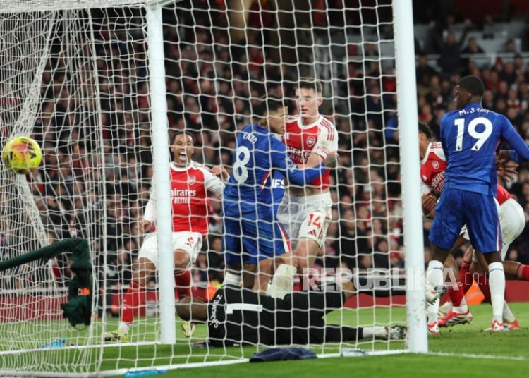 MU ke Tiga Besar, Arsenal Jaga Jarak dari City