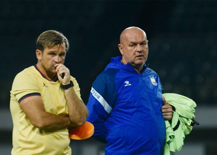 Bojan Hodak Waspadai Ancaman Persebaya, Persib Bandung Pilih Realistis