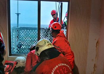 Pembersih Gedung Surabaya Tewas: Gondola Oleng Dihantam Badai