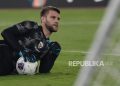Maarten Paes Gemilang! Clean Sheet Perdana untuk Ajax.