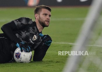 Maarten Paes Gemilang! Clean Sheet Perdana untuk Ajax.