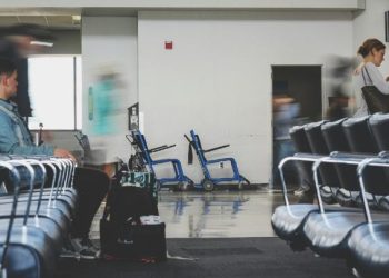 10 Bandara Terbaik Indonesia: Layanan Penumpang Juara!