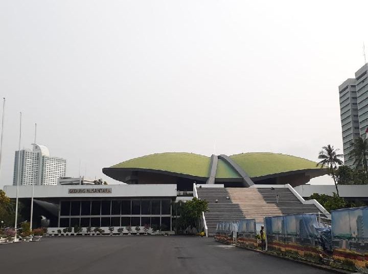 Ambang Batas Parlemen: Naik Turunnya Politik Indonesia