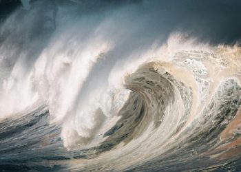 Gelombang Tinggi Laut: BMKG Peringatkan 17-20 Februari